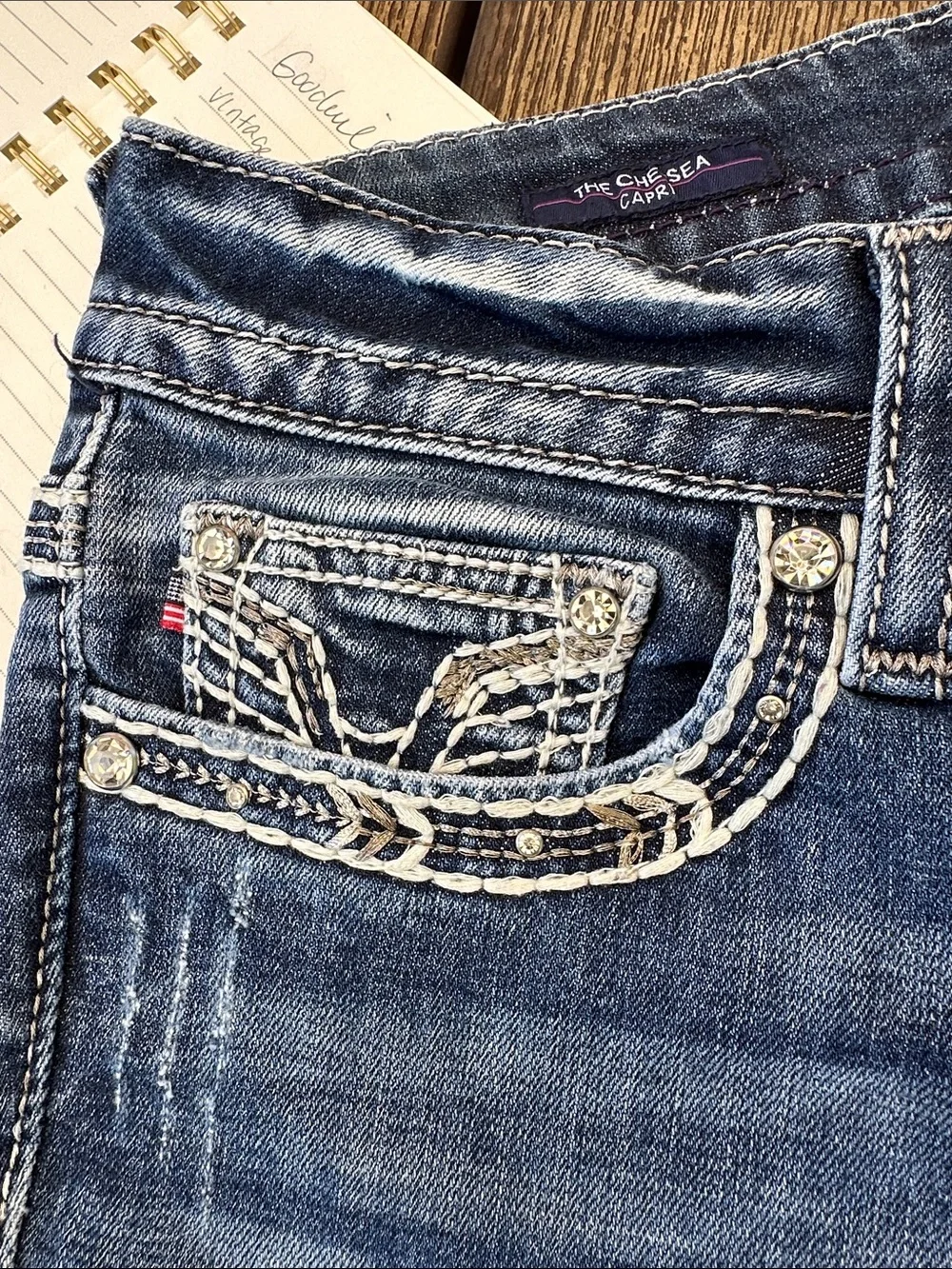 Vigoss Women’s Chelsea Capri Embroidered Back Pocket SZ 9/10 - Picture 4 of 7